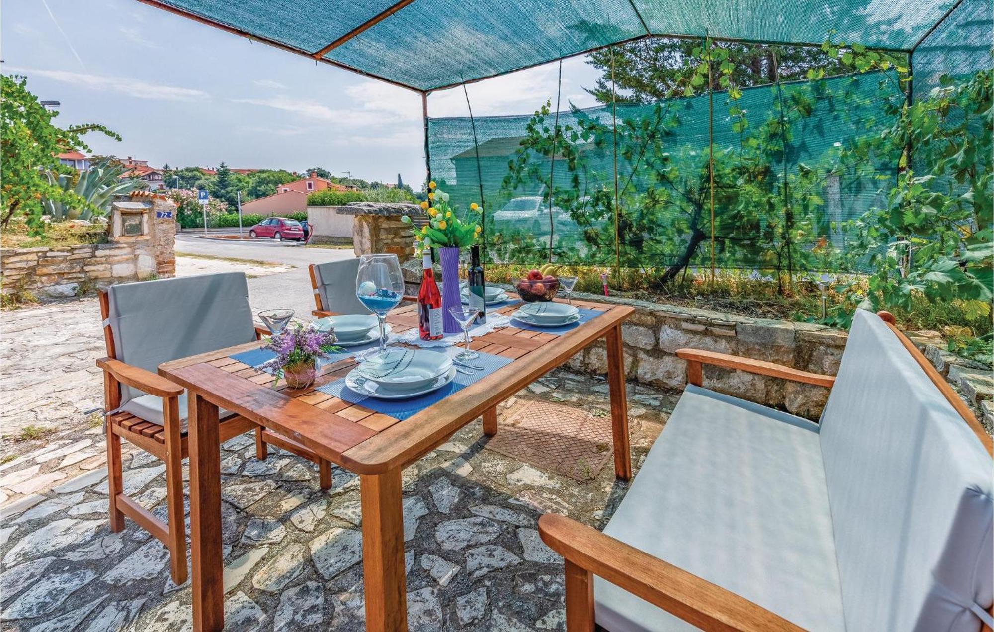 2 Bedroom Awesome Apartment In Vinkuran Exterior foto